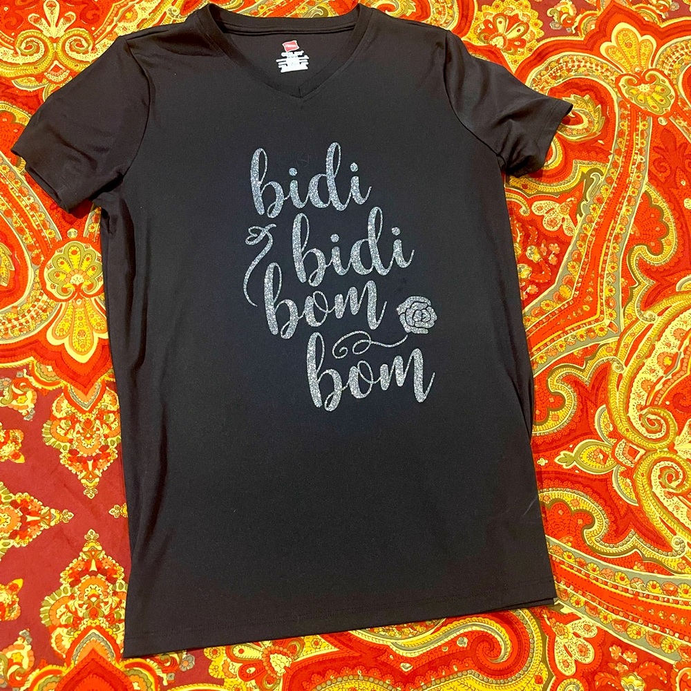 Cute black Selena t-shirt
